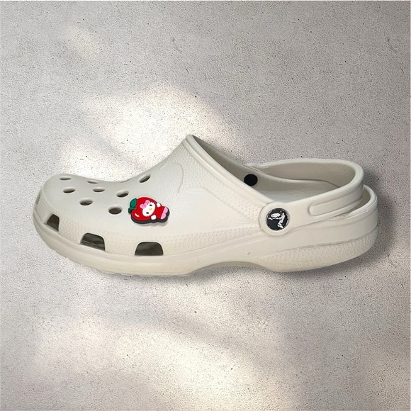 Crocs Classic White Unisex Clogs Shoes W/ Hello Kitty Jibbitz - Picture 2 of 8